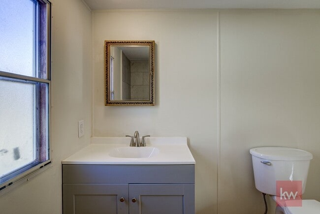 Building Photo - 102 Claude Simmons Rd