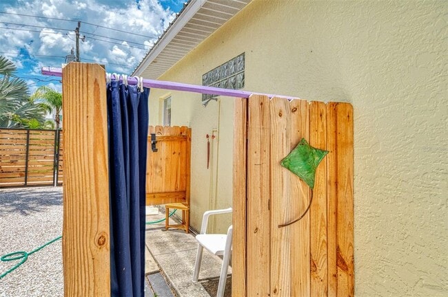 Building Photo - 5253 Avenida Del Mare