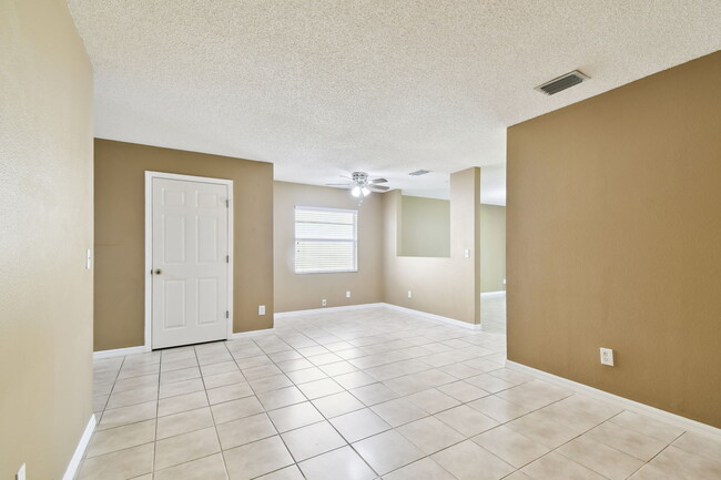 Building Photo - 4221 Winding River Way