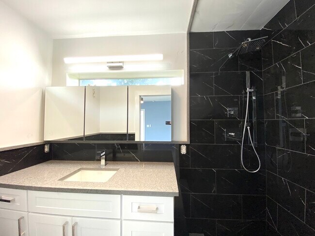 Building Photo - 228 Codrington Dr
