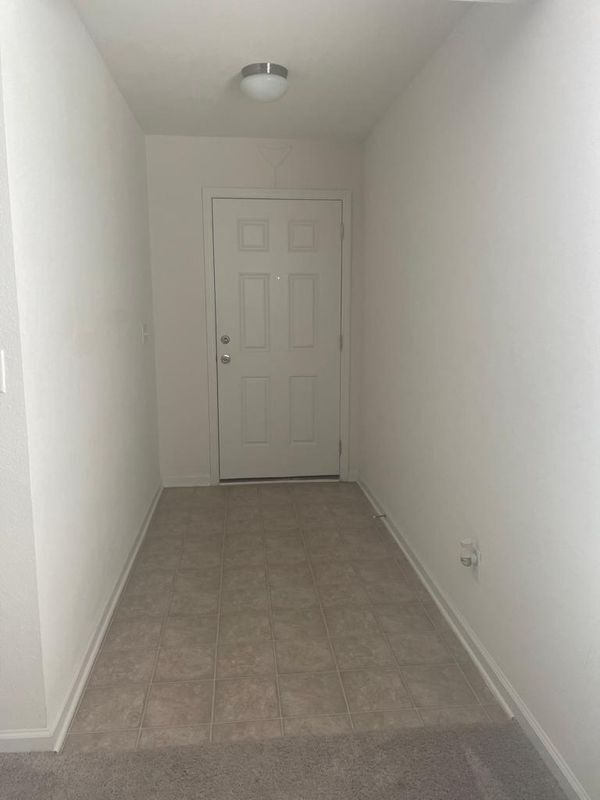 Building Photo - 9721 Tandem Ct