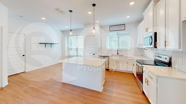 Building Photo - 10116 Revere Dr
