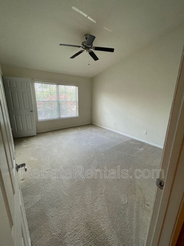 Building Photo - 13475 Stone Pond Dr