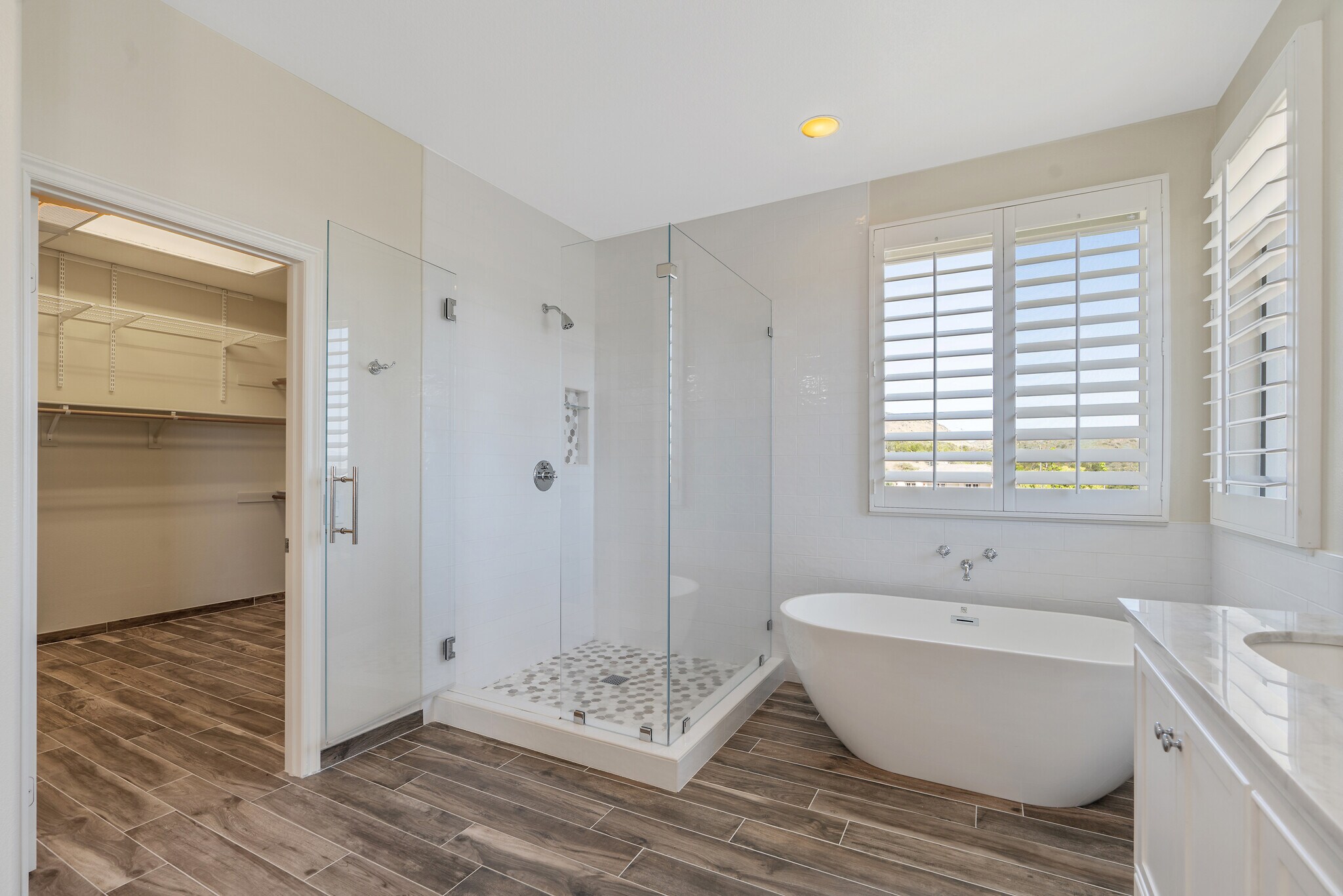 Primary Bthroom - 674 Via de Tierra