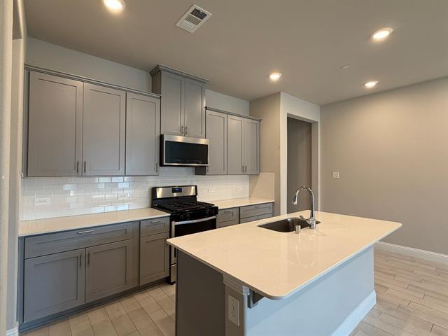 Building Photo - 624 Hutchinson Ln