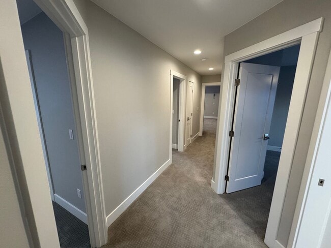 Building Photo - Beautiful 4 Bedroom Home in Desirable Wasi...