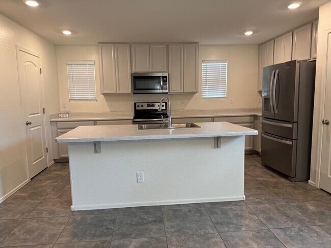 Building Photo - 16579 W Jenan Dr