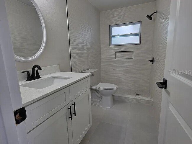 Building Photo - 3128 Bay St