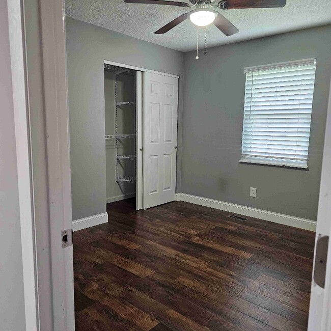 Building Photo - 3044 Willow Bend Dr