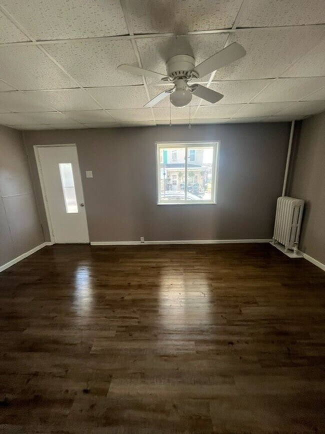 Building Photo - 3 Bed 1 bath home