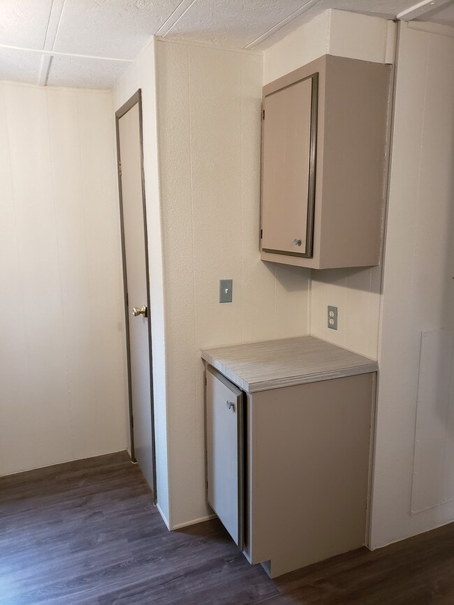 Building Photo - 3 bed 1.5 bath mobile