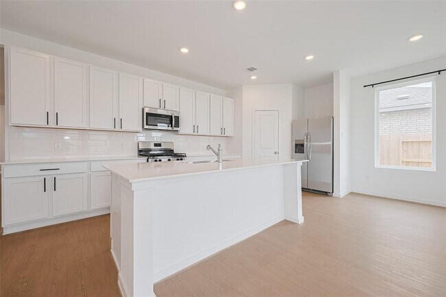 Building Photo - 26615 Coast Redwood Dr