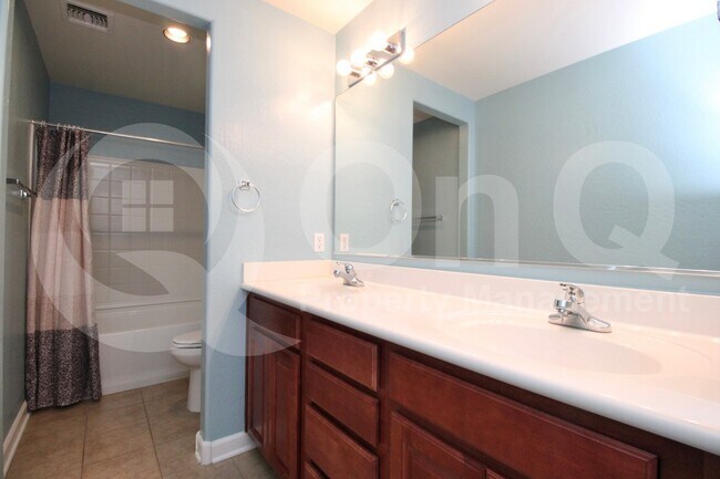 Building Photo - 22310 E Creekside Ct