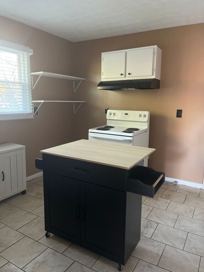 Building Photo - Newnan Duplex