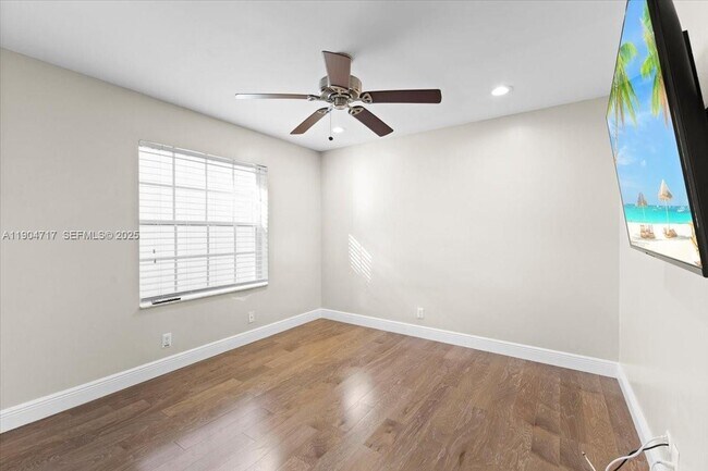 Building Photo - 642 Heritage Dr