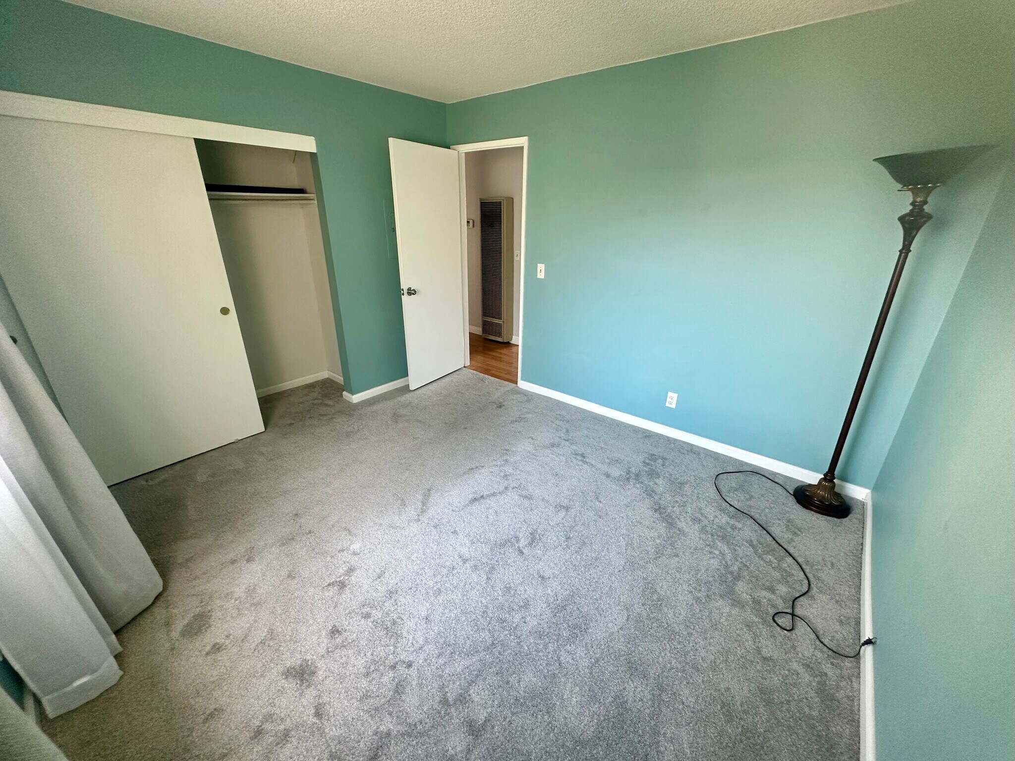 Building Photo - 4515 California Ave