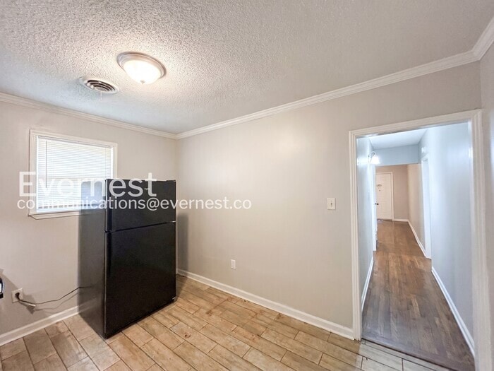Building Photo - 362 Hewlett Rd