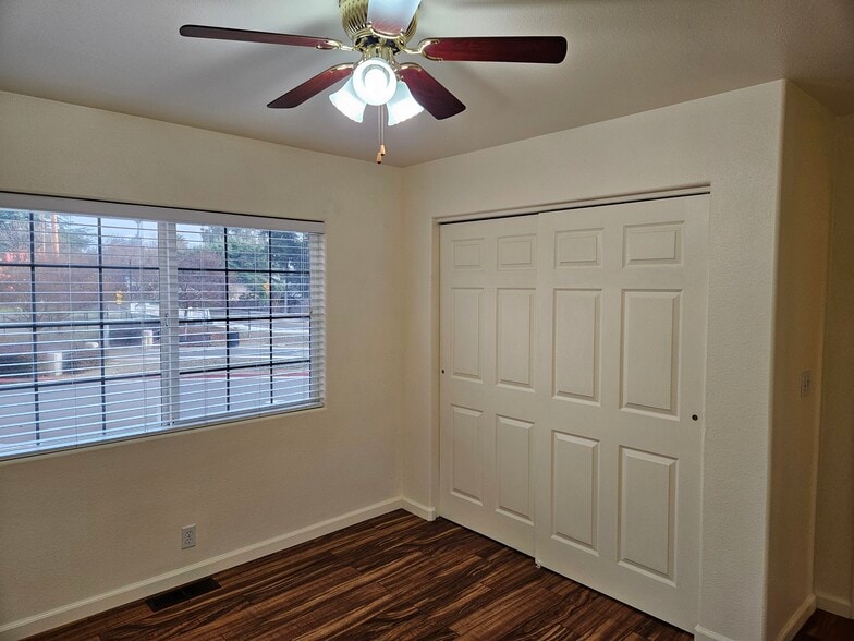 Building Photo - 1001 Stoddard Ave