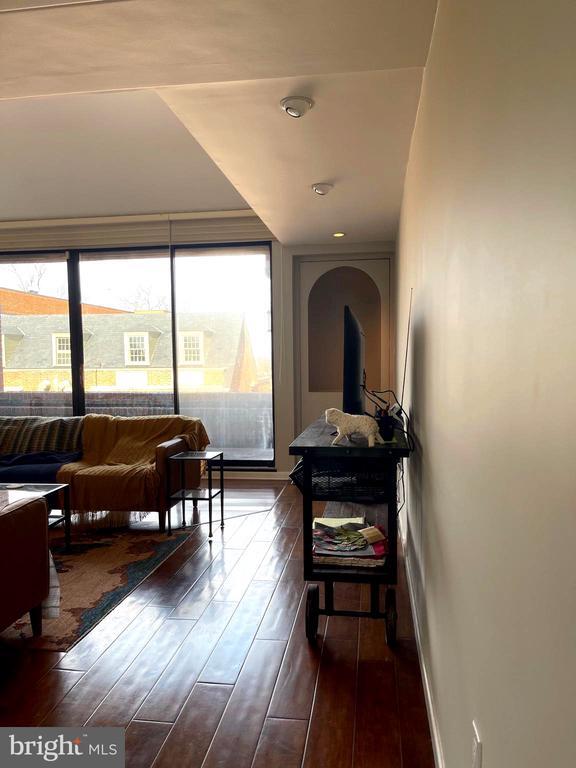 Building Photo - 28 Main St