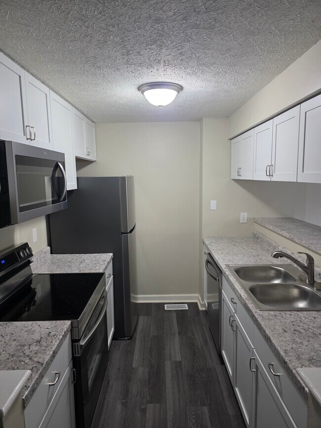 Building Photo - 8512 Hague Rd