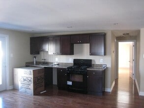 Building Photo - 224 Old York Rd