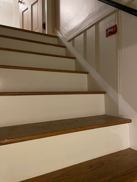 Building Photo - 35 Hastings Ave