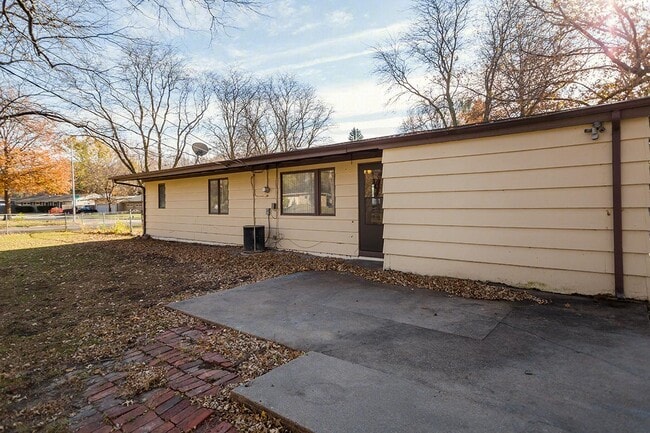 Building Photo - 500 Eldora Ln