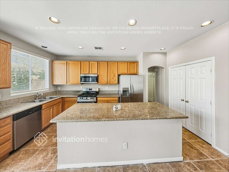 Building Photo - 7855 Mohican Canyon St