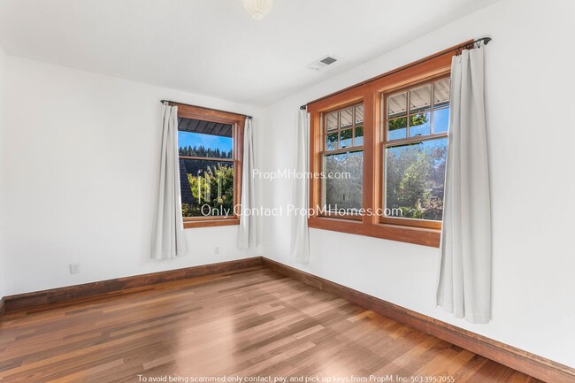 Building Photo - Spacious Large Sanctuary in SE Portland’s ...