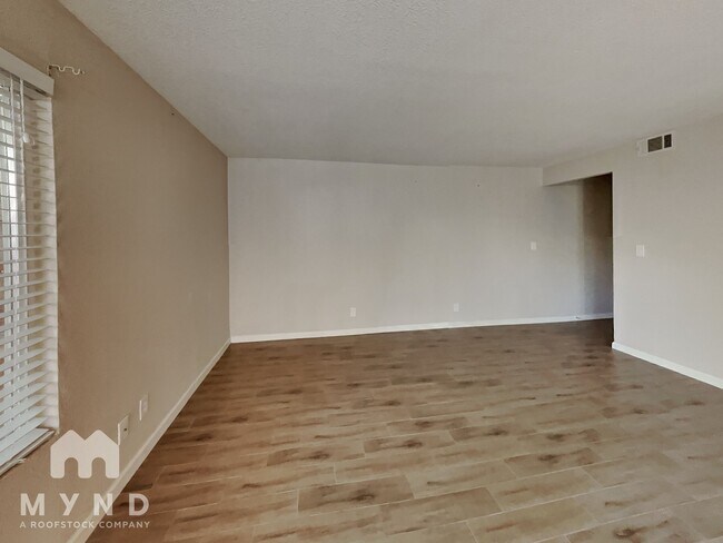 Building Photo - 2336 Villanova Cir