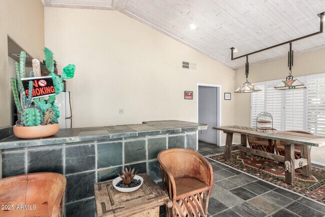 Building Photo - 6885 E Cochise Rd
