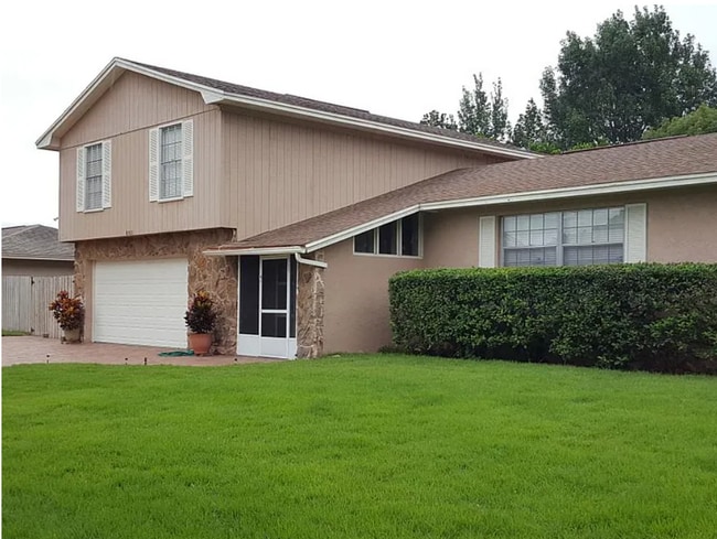Building Photo - 8021 Sandberry Blvd