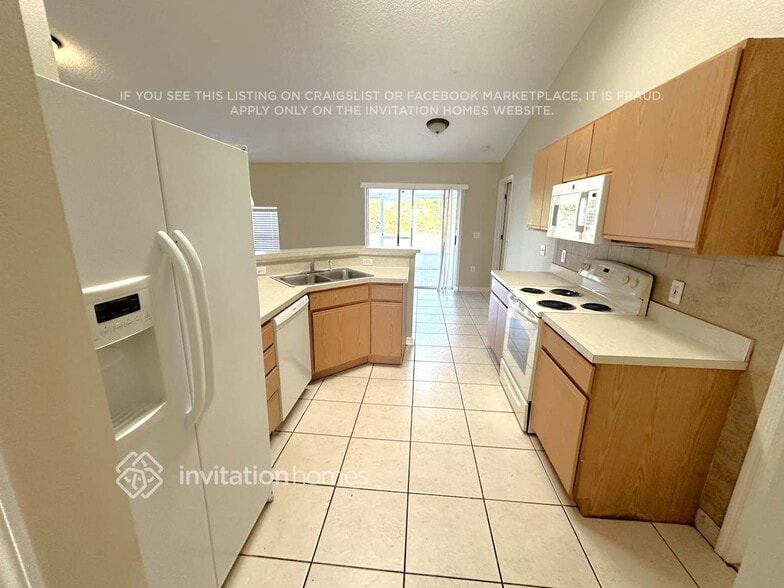 Building Photo - 2535 E Juliet Dr