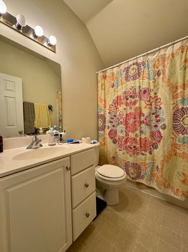 Building Photo - 50% Off First Month! Spacious 3BR Townhome...