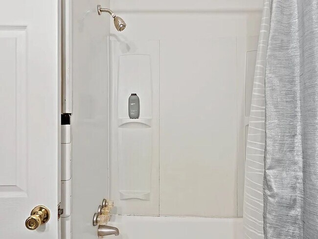 Building Photo - 2802 Berwick Ave