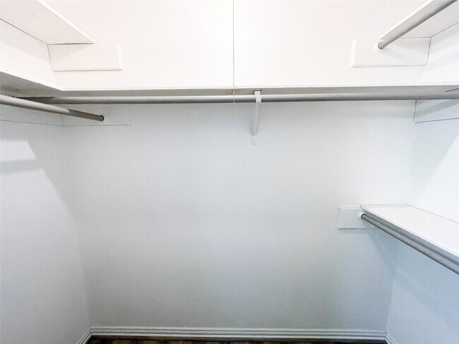 Building Photo - 21603 Park Wind Ct
