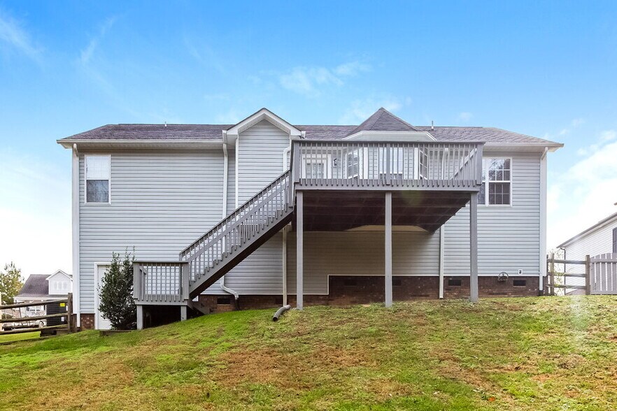 Building Photo - 1641 Red Bird Cir SE