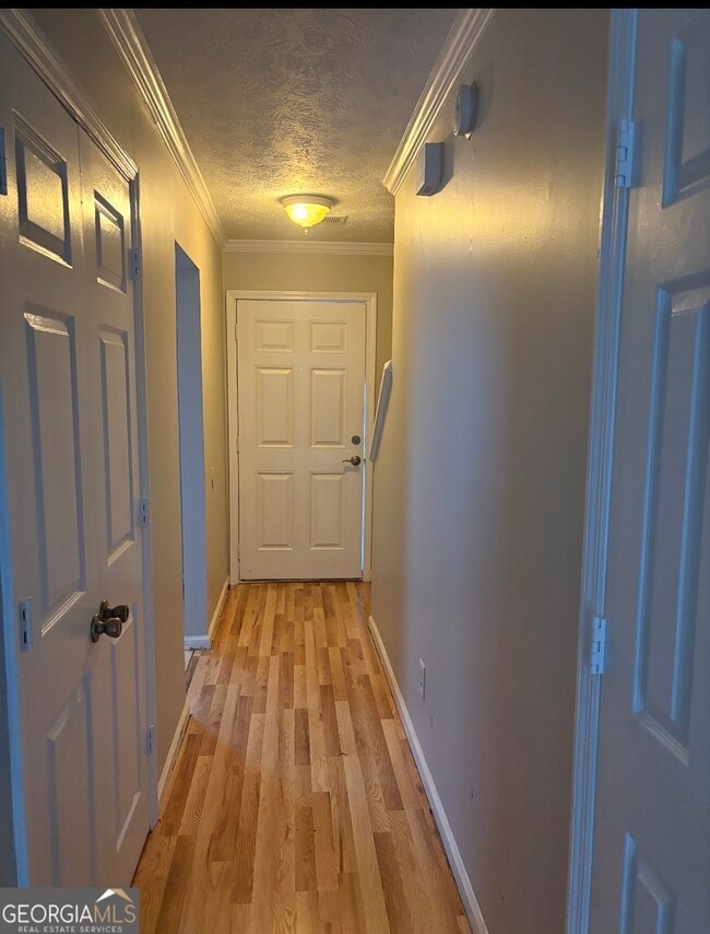 Building Photo - 2059 Charter Ln