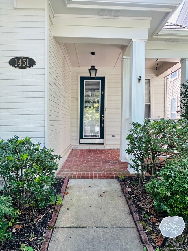 Building Photo - Gorgeous Harbor Island home! Includes all ...