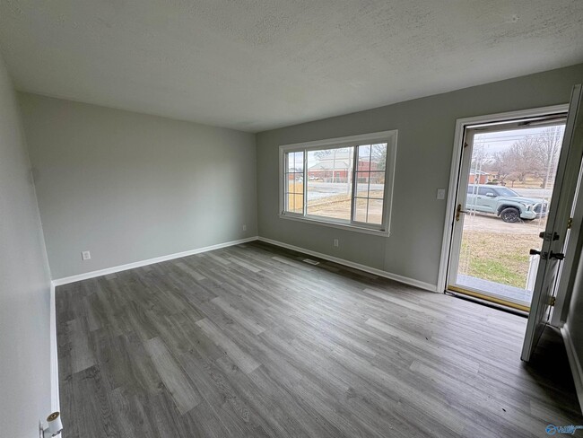 Building Photo - 1801 US Hwy 72 W