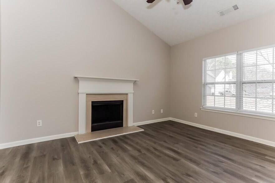 Building Photo - 1020 Trotters Farm Rd