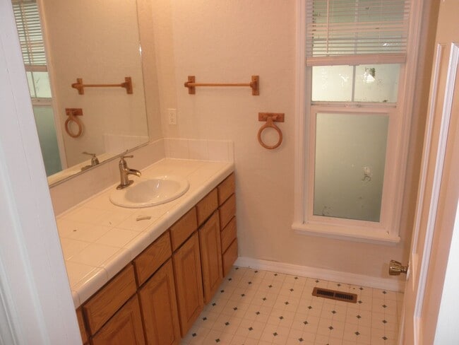 Building Photo - 3598 Aster St NW