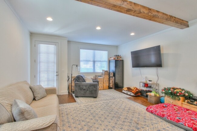 Building Photo - 630 Waco Dr