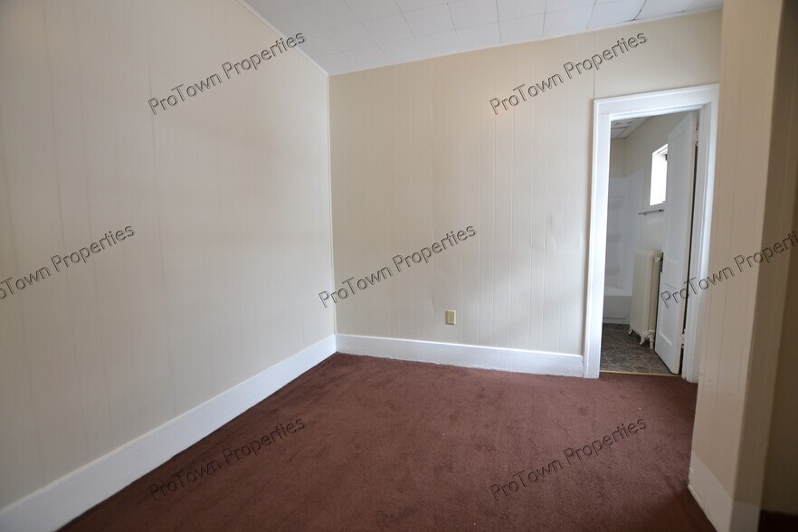 Building Photo - 26 N Broadway St