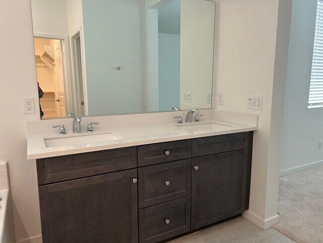 Building Photo - 40082 Catania Ct