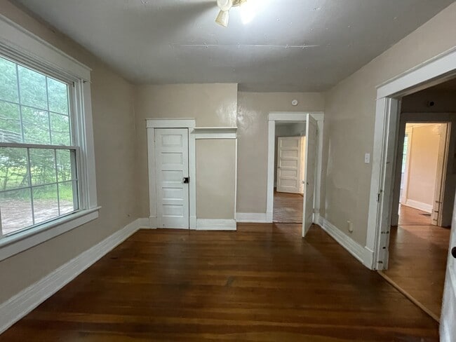Building Photo - 169 Crescent Ln