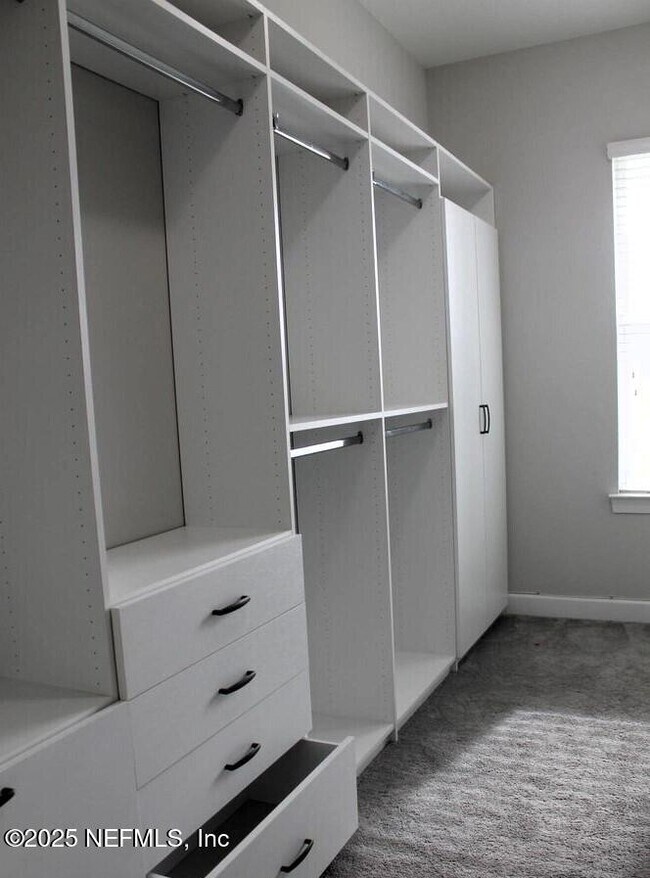 Building Photo - 551 Glenneyre Cir