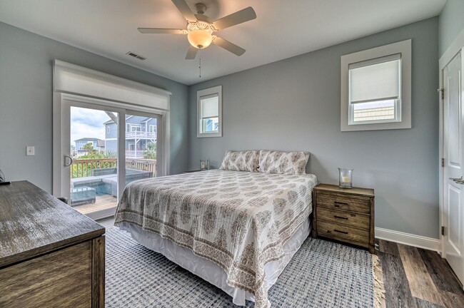 Building Photo - PET FRIENDLY FURNISHED OFF-SEASON RENTAL A...