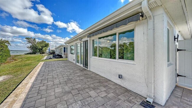 Building Photo - 909 Spanish Dr N