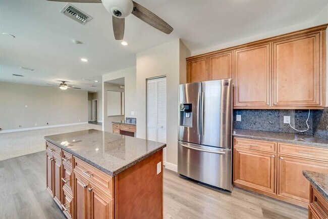 Building Photo - 558 Stonemont Dr